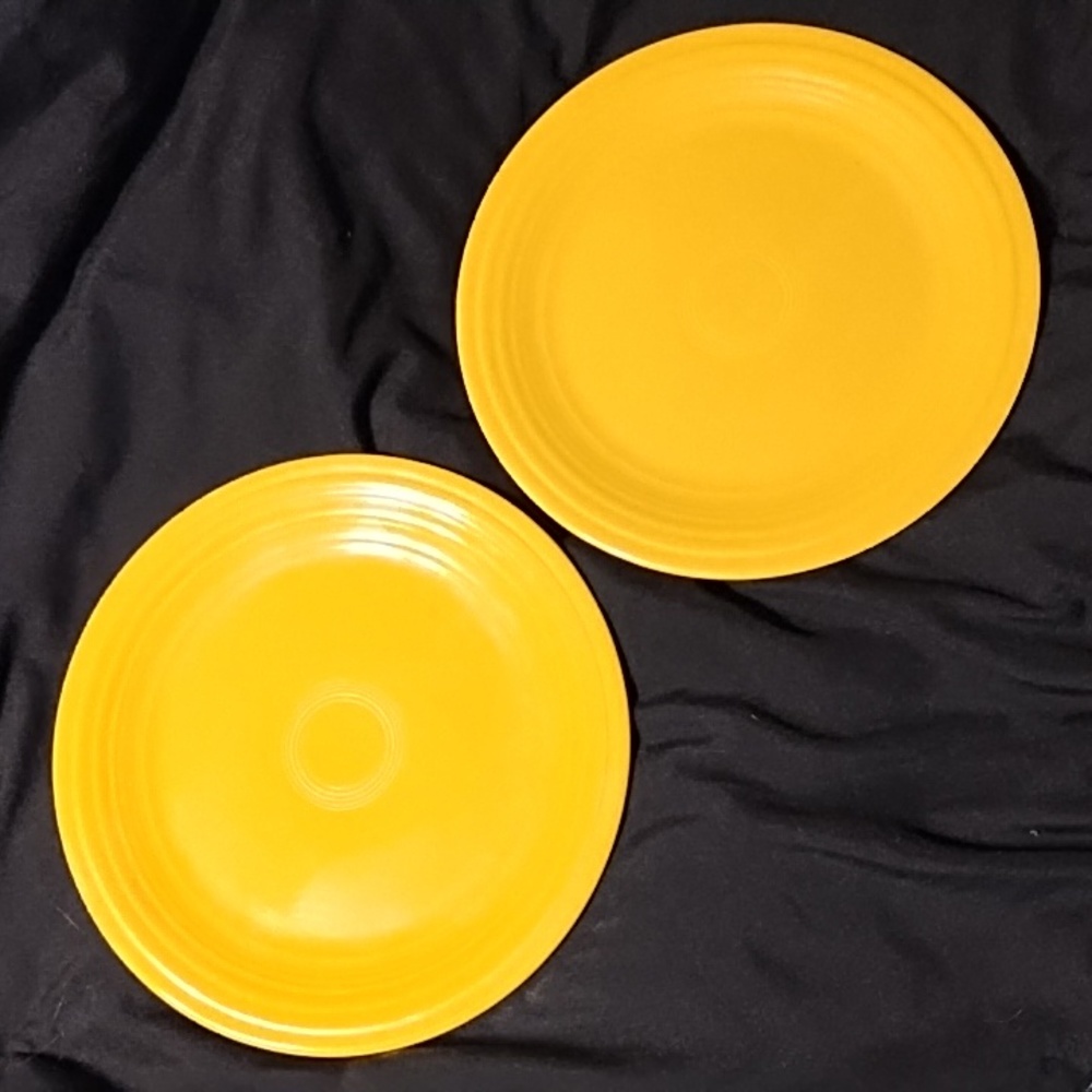 Bundle of 2 Fiesta older yellow color luncheon plates 9 1/4"